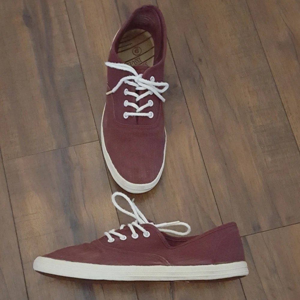Separate Issue Vintage Burgundy Canvas Lace Up Low Top‎ Sneakers
